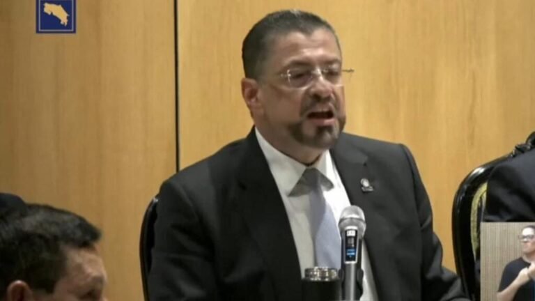 Presidente de Costa Rica denuncia supuesto "golpe de Estado judicial"