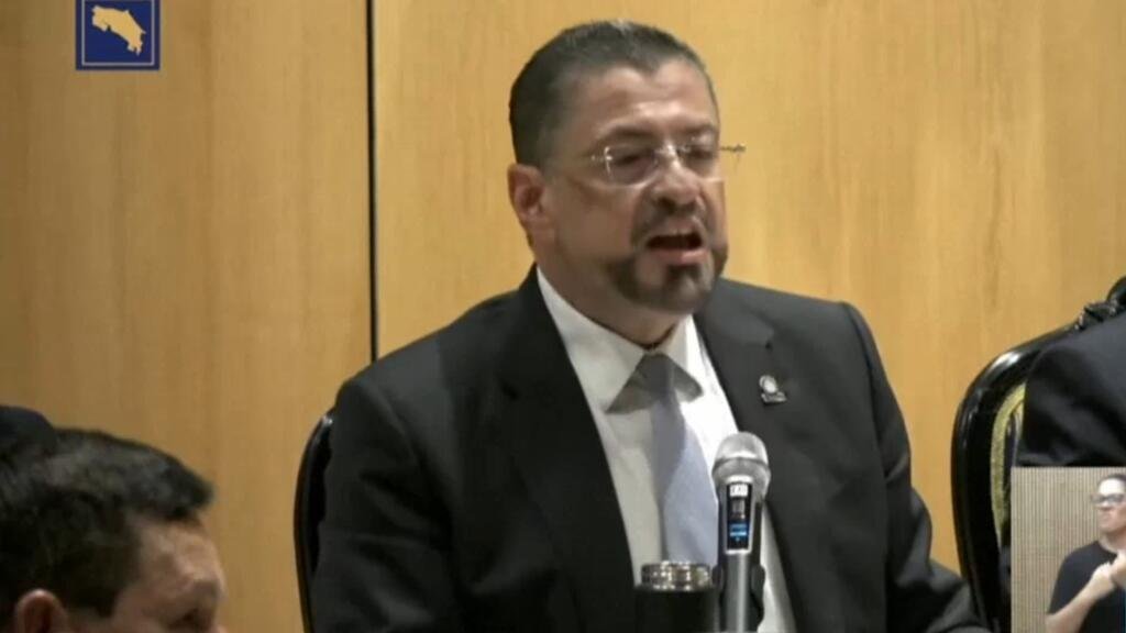 Presidente de Costa Rica denuncia "un intento de golpe de Estado judicial"