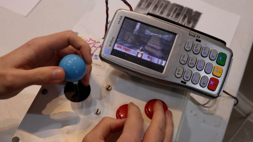 En Argentina, estos ingenieros se movilizan contra la obsolescencia programada