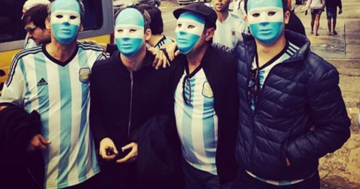 Guillermo Francella reveló cómo es el disfraz que utiliza para entrar a la cancha de Racing sin que lo reconozcan