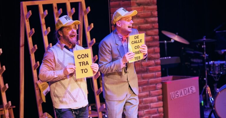Teatro "a las gorras": Gutenberg! El musical con dos actores que se multiplican por docenas