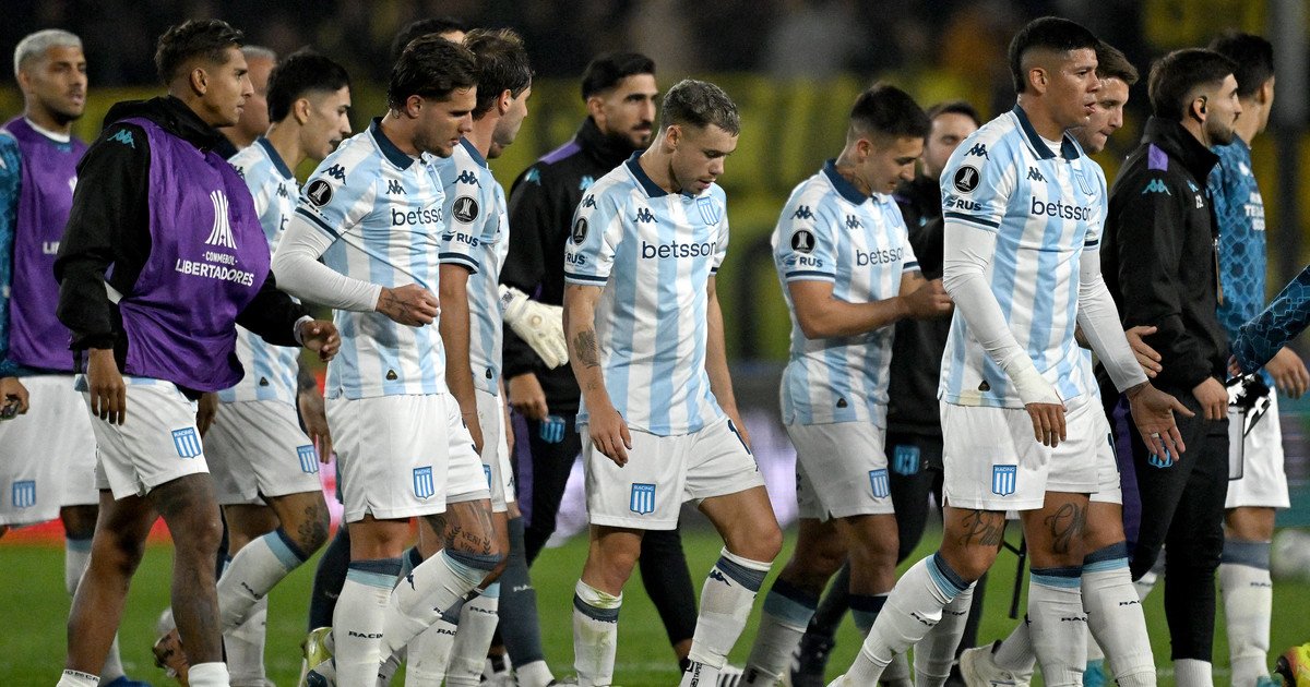 Marcos Rojo debutó en Racing en la derrota frente a Peñarol y le dejó un mensaje a los hinchas: "Hay que darlo vuelta"