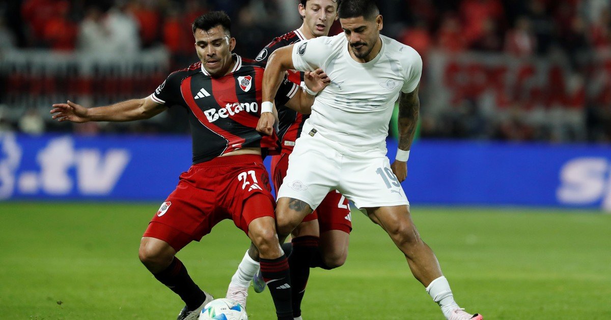 River sigue sin dar señales de confianza: disimuló un mal primer tiempo con los cambios de Gallardo pero no le alcanzó para superar a un débil Libertad