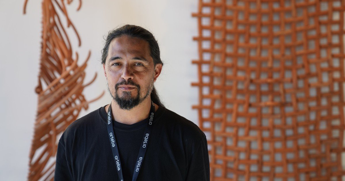 Un original tejido de cerámica se quedó con el premio Volf de arteba, que vincula arte y oficios