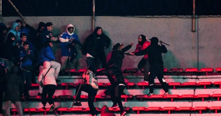 La barbarie en Avellaneda, en primera persona por un hincha de la Universidad de Chile: "Era que te peguen o tirarse de la tribuna"