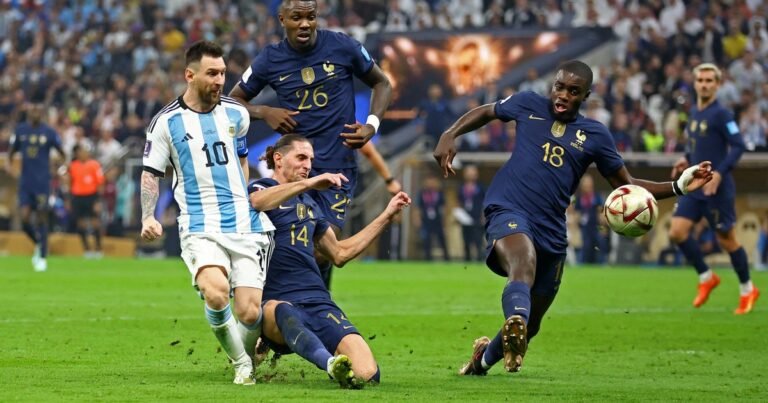 Un futbolista francés que jugó la final del Mundial de Qatar contra Argentina fue echado de su club