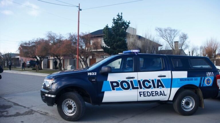 Argentina: la Policía realiza una quincena de allanamientos tras audios sobre presuntos sobornos