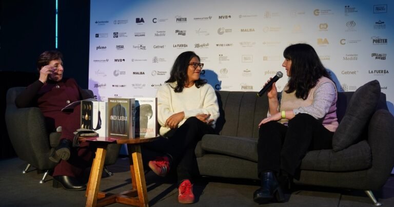 Socorro Venegas y Paula Tomassoni en la FED: un diálogo emotivo sobre muerte, memoria y escritura