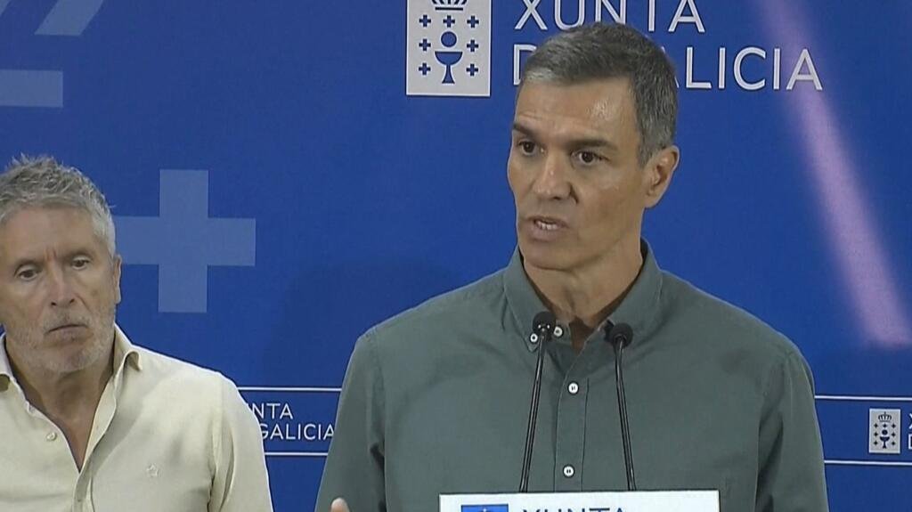 Críticas contra Pedro Sánchez por lenta respuesta a la ola de incendios en España