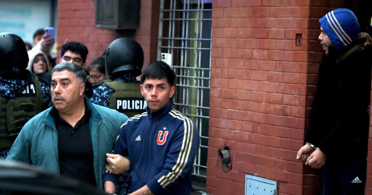 Ordenan la liberación de 104 hinchas de Universidad de Chile detenidos tras los incidentes en Independiente