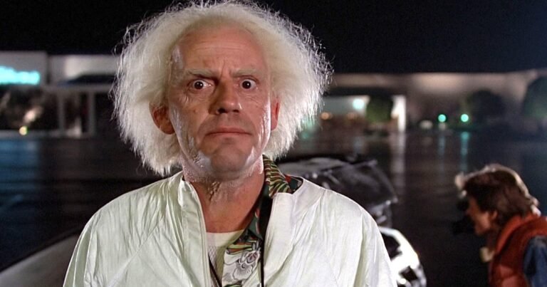 Christopher Lloyd, de haber rechazado ser el "Doc" en Volver al futuro a estar a los 86 años en Merlina y en el cine