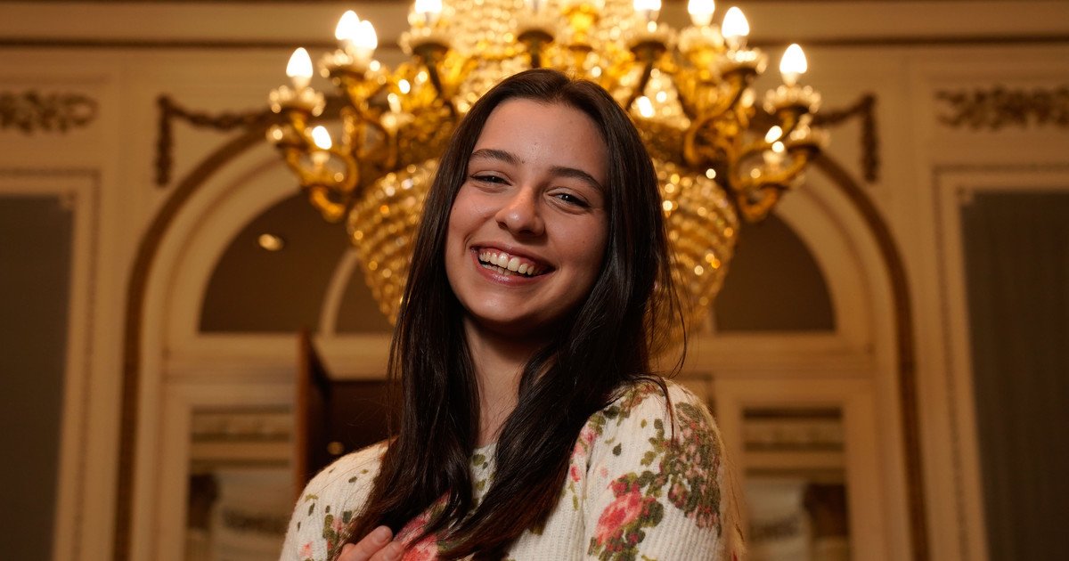 Pilar Policano, la argentina de 17 años a la que algunos se animan a llamar "La Martha Argerich del violín"