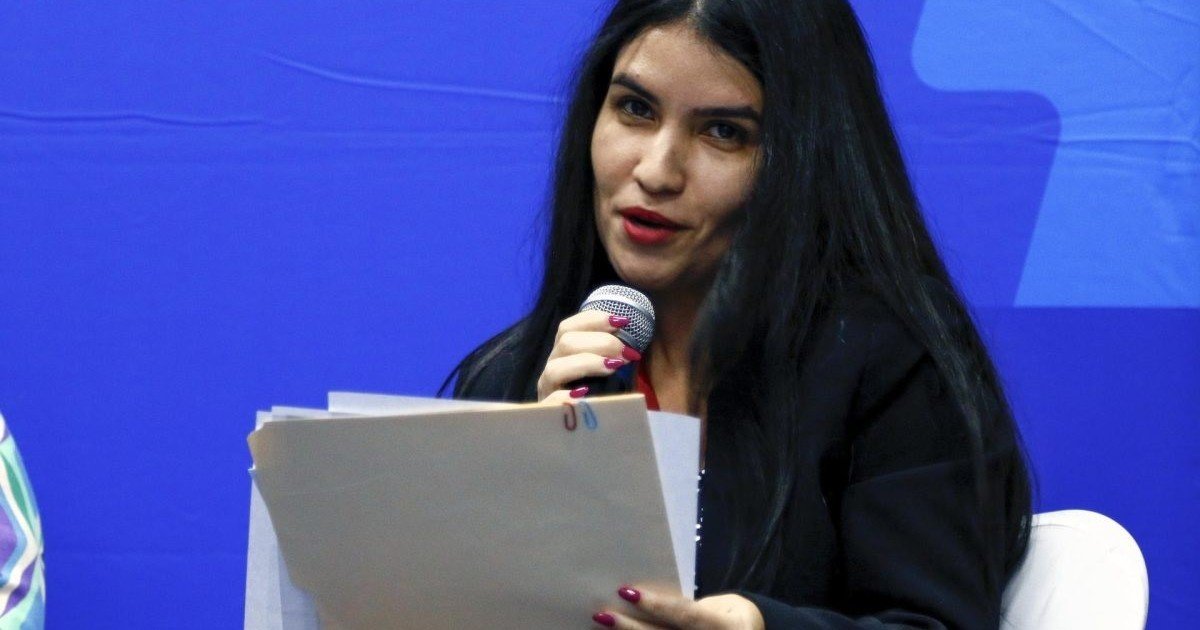 La poesía que anida entre los barcos hundidos será el eje de la poeta panameña Alessandra Monterrey