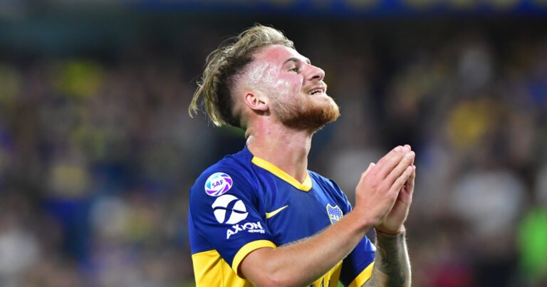 Alexis Mac Allister recordó cómo fue su salida de Boca y también cargó contra Riquelme: "No fue fácil porque el que tomó la decisión era mi ídolo"