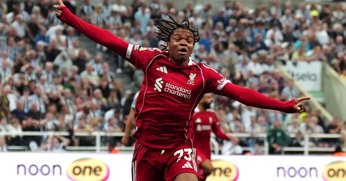Rio Ngumoha, la joya de 16 años que le dio la victoria al Liverpool en el minuto 100 ante el New Castle