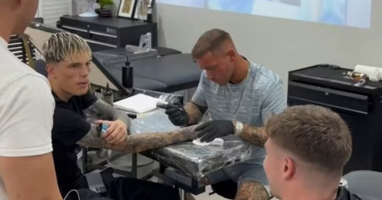 Garnacho se cansó de la guerra con el Manchester United y amenazó a los directivos: "Si no me venden al Chelsea no juego más"