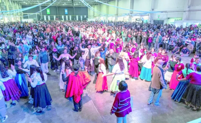 Más de 3000 personas participaron de la primera jornada del Festival por el Día Mundial del Folclore 