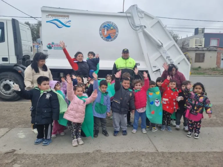 Rawson conmemoró el Día del Árbol con charlas ambientales y plantación de especies junto a la comunidad