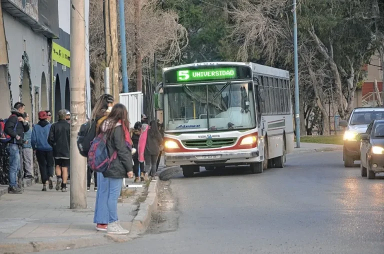 UTA analiza realizar un paro el día lunes por falta de pago de haberes