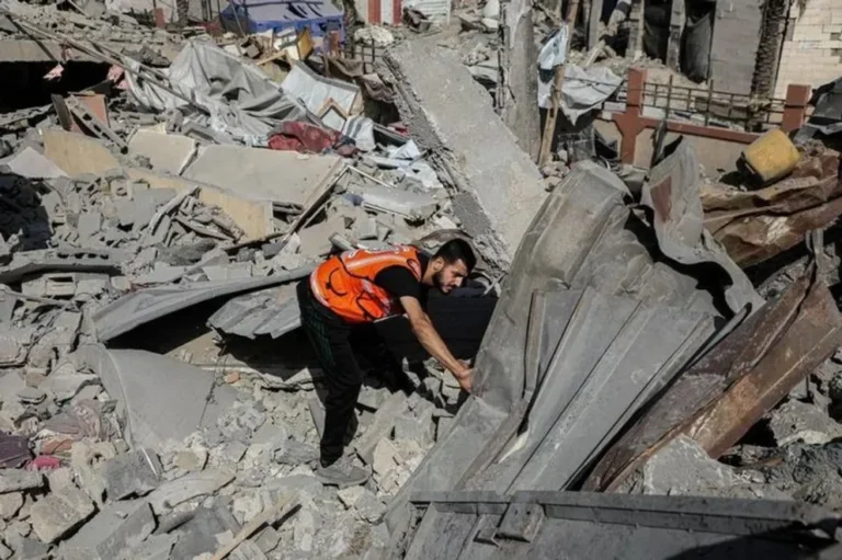 La ONU y varios países condenan el ataque al Hospital Nasser en Gaza