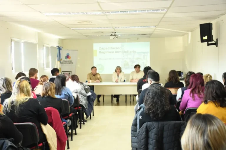 Comodoro Conocimiento brindó capacitación en Régimen Inmobiliario para fortalecer la gestión municipal