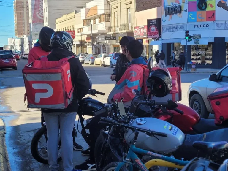 Cada vez hay más deliveries, pero bajó la demanda