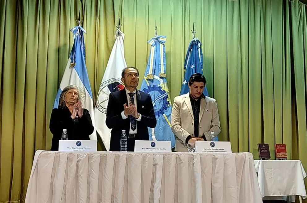 La UNPSJB realizó la entrega de títulos a sus egresados