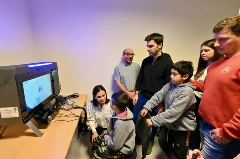 Torres inauguró Estaciones de Multidiagnóstico en Telsen y Gan Gan