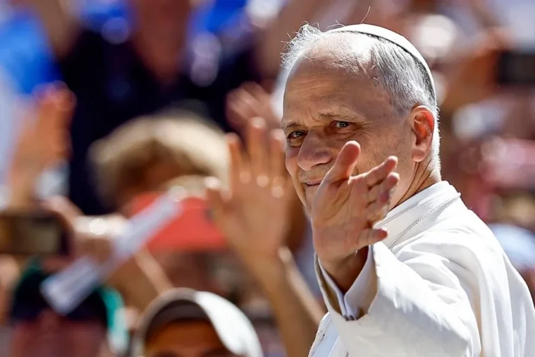 León XIV instó a priorizar la paz tras la cumbre Trump-Putin