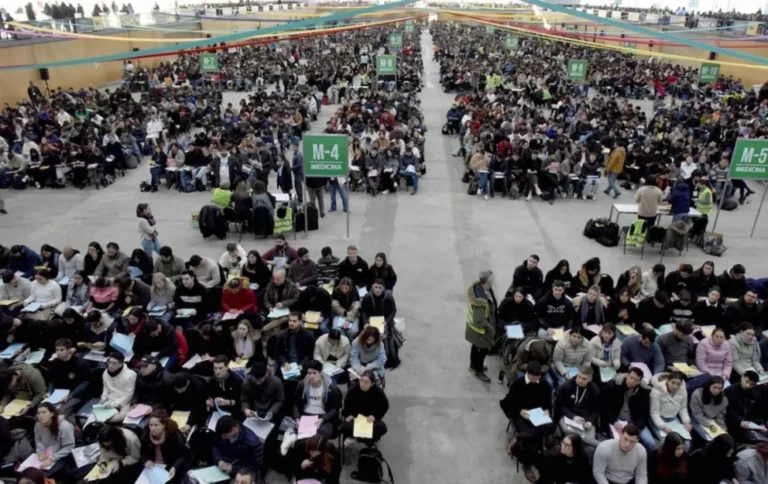 Reexaminan a 117 médicos tras denuncias de fraude en el Examen de Residencias Médicas