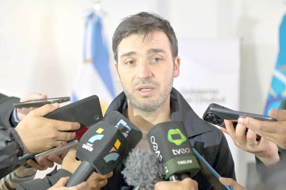 Torres anunció un bono remunerativo de $200 mil para docentes y anticipó nuevas inversiones en infraestructura escolar