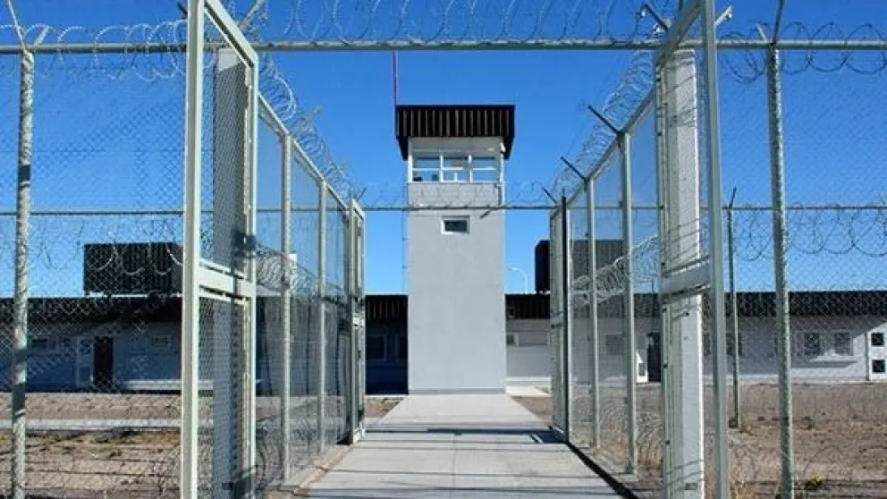 Interno sufre quemaduras tras prender fuego su celda