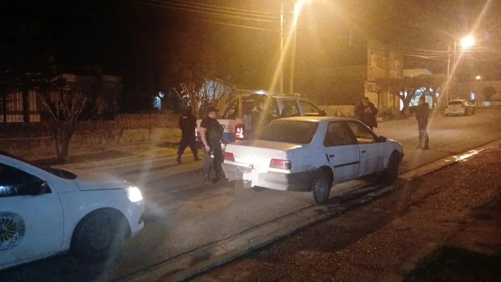 Los sorprendieron con un frasco de marihuana y para no ir a juicio donarán 50 mil pesos al Hospital Regional