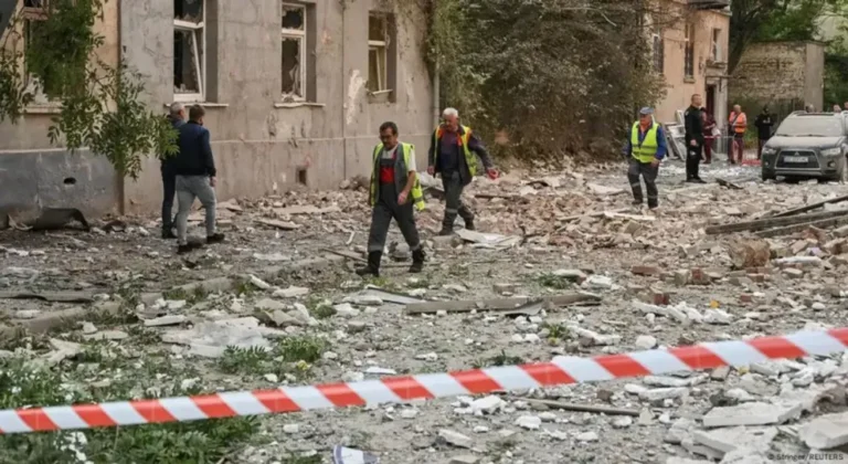 Ofensiva aérea rusa: decenas de heridos y edificios dañados en el oeste de Ucrania