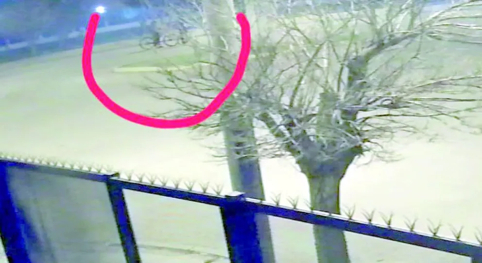 De milagro no mataron a tiros a un joven que se resistió a un asalto callejero y terminó herido