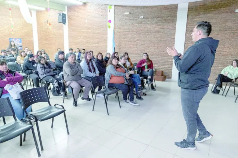 Continúan las capacitaciones de manipulación de alimentos para integrantes de las diferentes colectividades