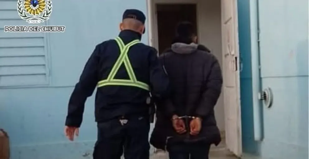 Intento de robo en Chile y Constituyentes deja a un hombre con heridas leves