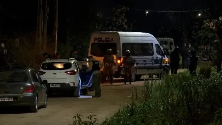 Un policía hincha de Peñarol mató a dos hinchas de Nacional posclásico