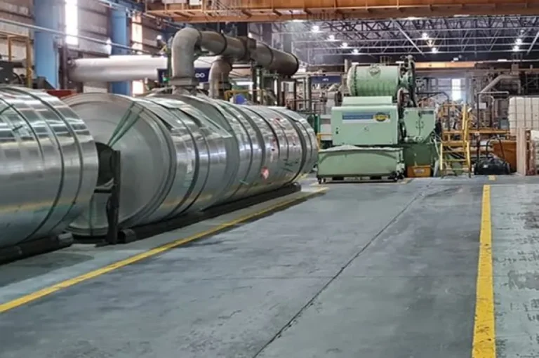 Explosión en una fábrica dejó a dos operarios hospitalizados