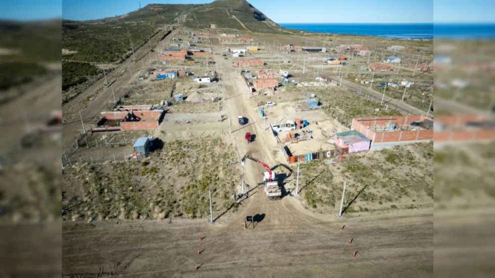 Radio Estación: avanza la primera etapa de servicios para 800 familias