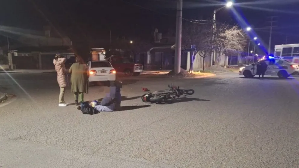 Un motociclista hospitalizado luego de un fuerte choque en Trelew