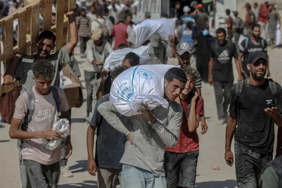 Tragedia en Gaza: 20 muertos tras el vuelco de camiones con ayuda humanitaria