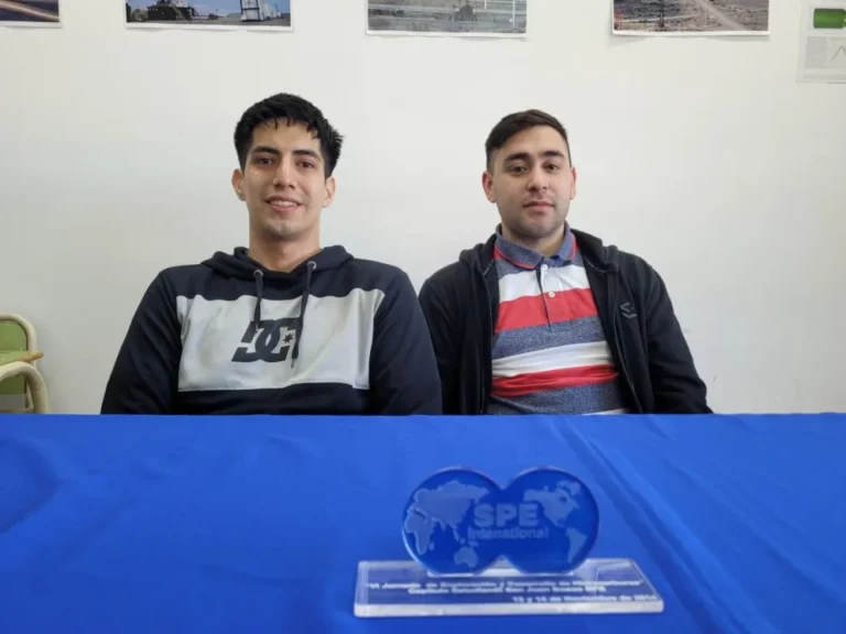 Estudiantes solicitan borcegos para visitas técnicas a empresas