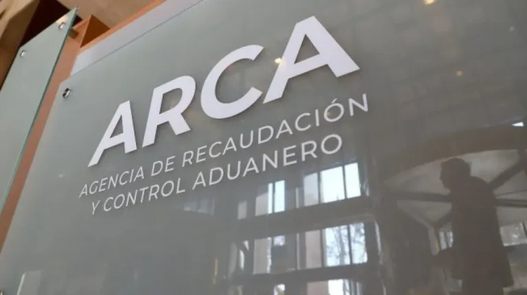 Suspenden cuentas y tarjetas de contribuyentes con irregularidades