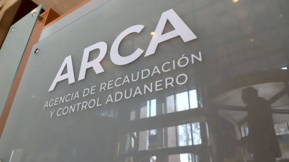 Suspenden cuentas y tarjetas de contribuyentes con irregularidades