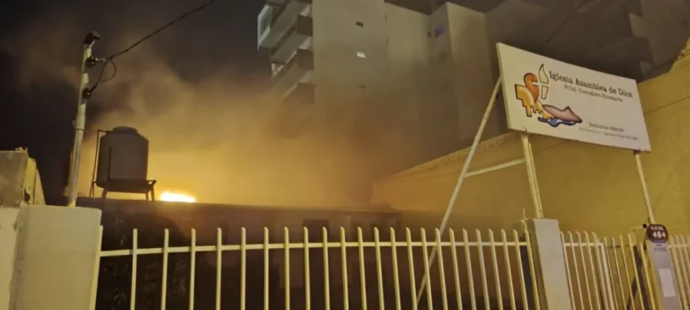 Incendio en una iglesia: un caloventor provocó daños materiales
