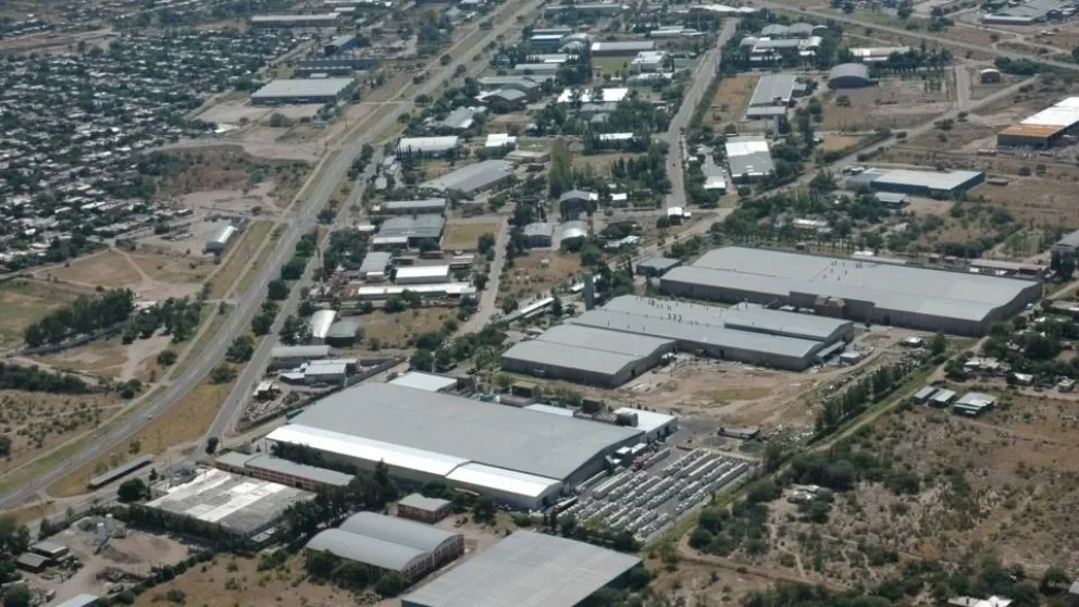 Explosión en fábrica: trasladan a CABA a uno de los operarios heridos