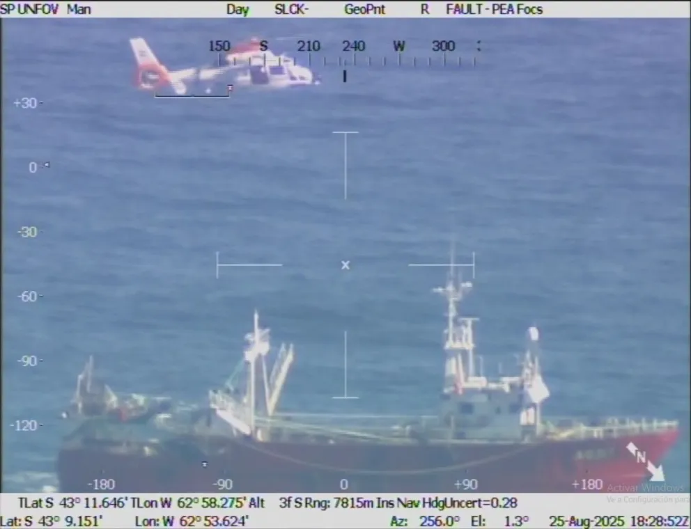 Prefectura aeroevacuó a un tripulante con una fractura expuesta en plena navegación