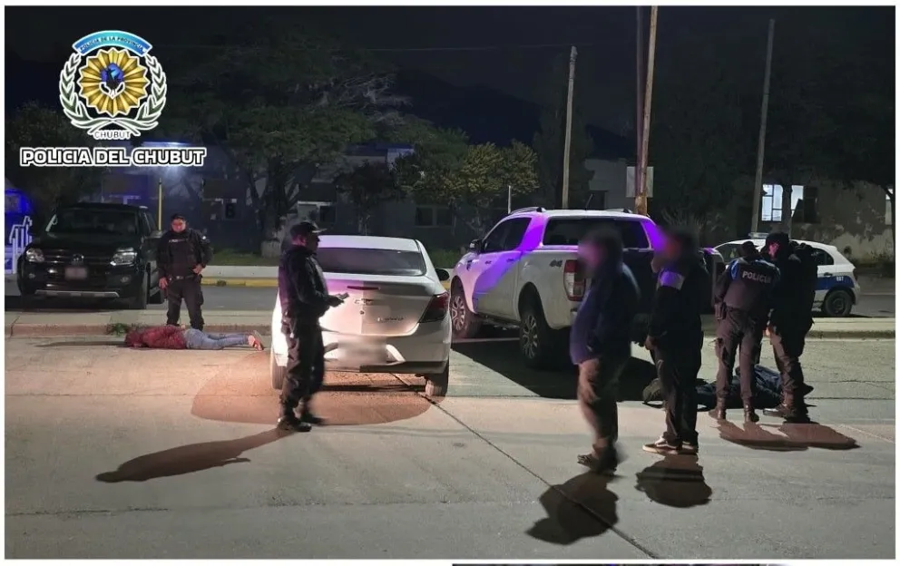 Detuvieron a dos hombres robando una rueda de auxilio frente al Hospital Alvear