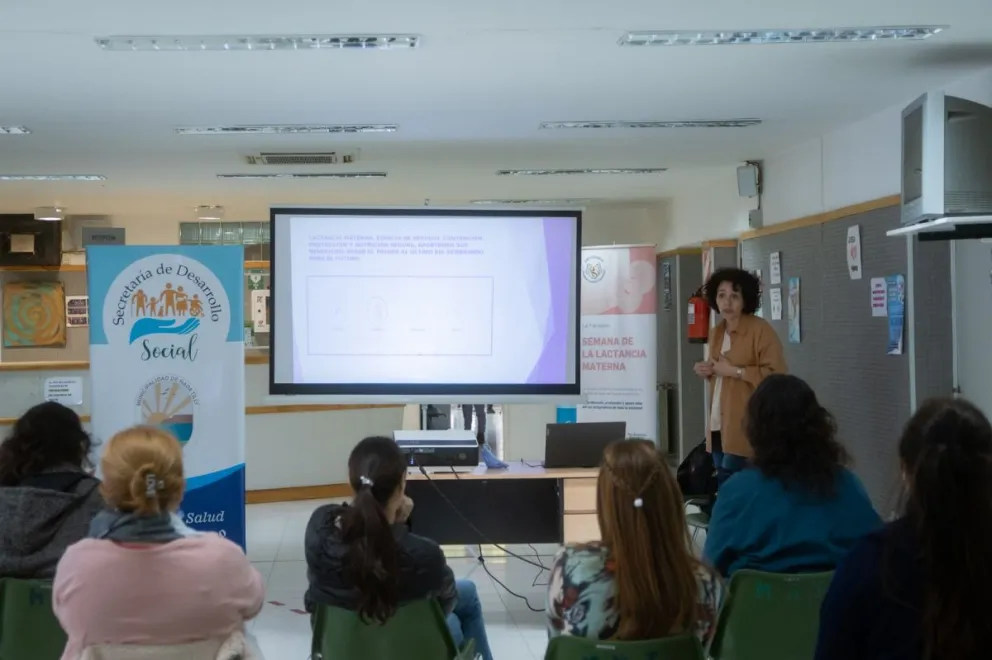 Conversatorio sobre lactancia materna, crianza y salud perinatal